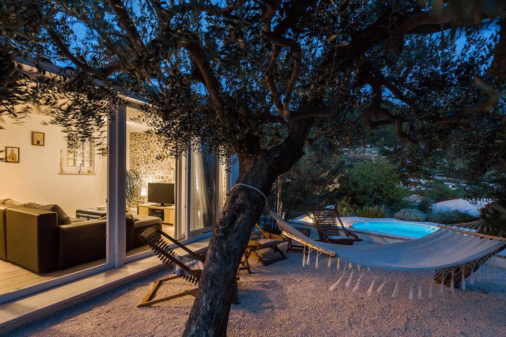 Holiday home Zlatni san - couples favorite gem - private pool Bol Chambre photo