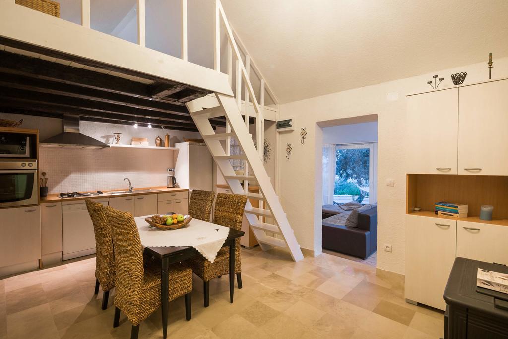 Holiday home Zlatni san - couples favorite gem - private pool Bol Chambre photo