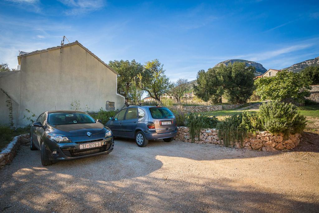 Holiday home Zlatni san - couples favorite gem - private pool Bol Chambre photo
