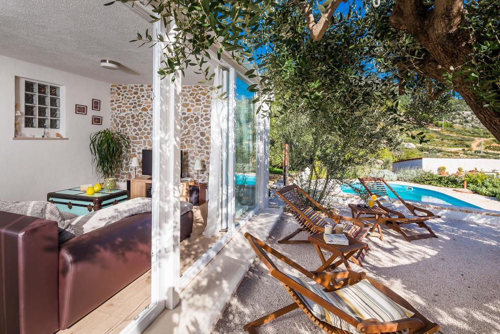 Holiday home Zlatni san - couples favorite gem - private pool Bol Chambre photo
