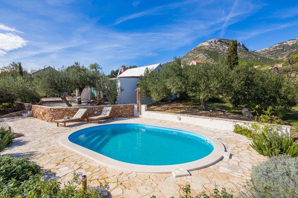 Holiday home Zlatni san - couples favorite gem - private pool Bol Chambre photo