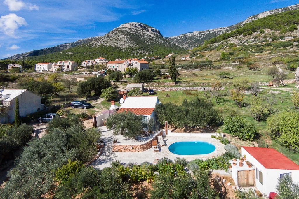 Holiday home Zlatni san - couples favorite gem - private pool Bol Chambre photo