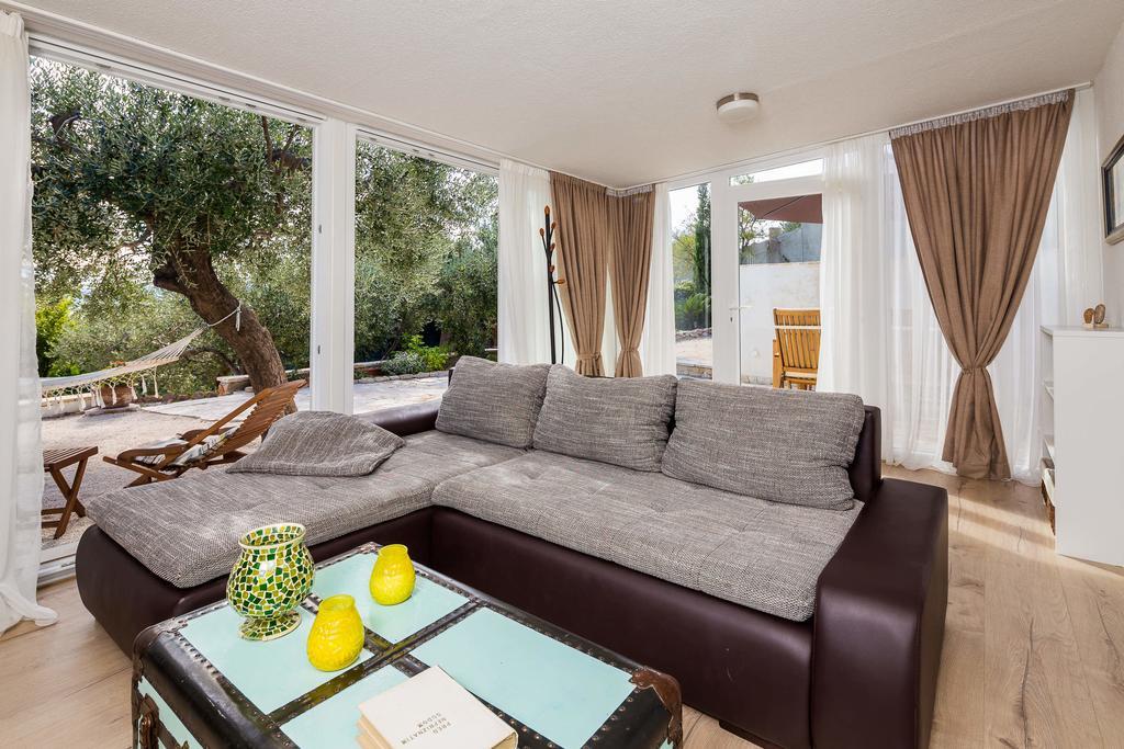Holiday home Zlatni san - couples favorite gem - private pool Bol Chambre photo